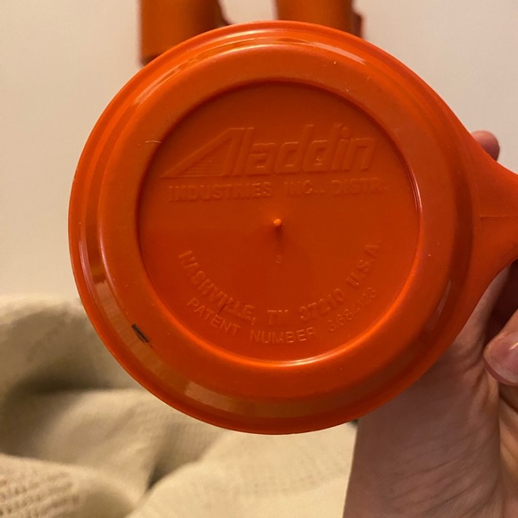 Vintage 60s Aladdin Industries stackable plastic insulated coffee mugs set - Picture 3 of 16